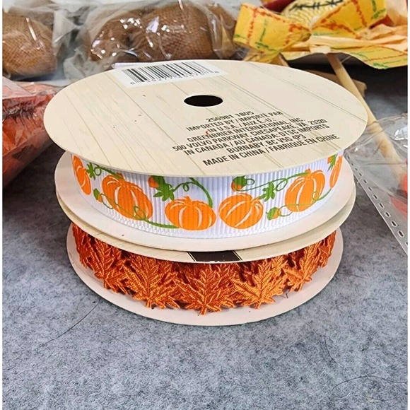 Fall Craft Lot Leaves Fabric Pumpkins Ribbon Scarecrow Picks‎ Cupcake Picks - Picture 7 of 10